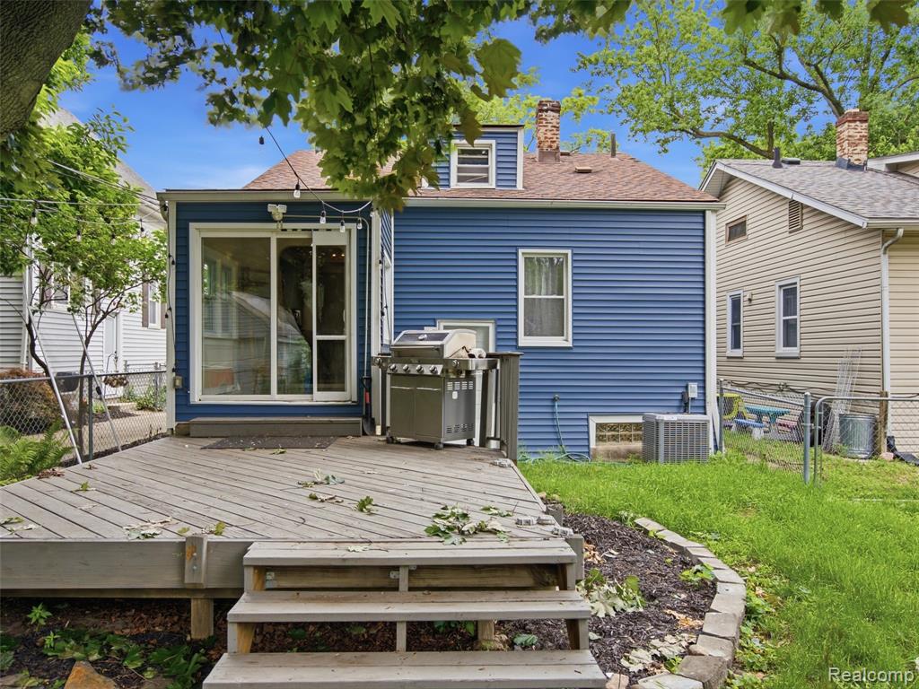 315 Leroy Street Property Photo 46