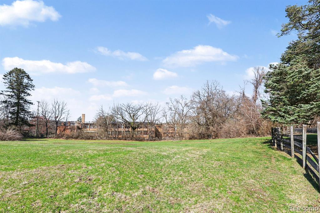 32020 Franklin Road Property Photo 10