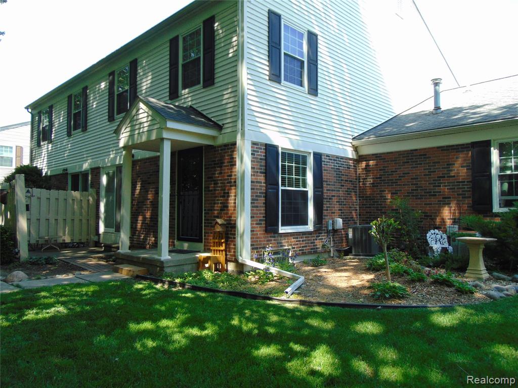 44167 Providence Drive Property Photo 2