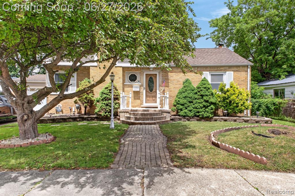 19315 Delaware Street Property Photo 1