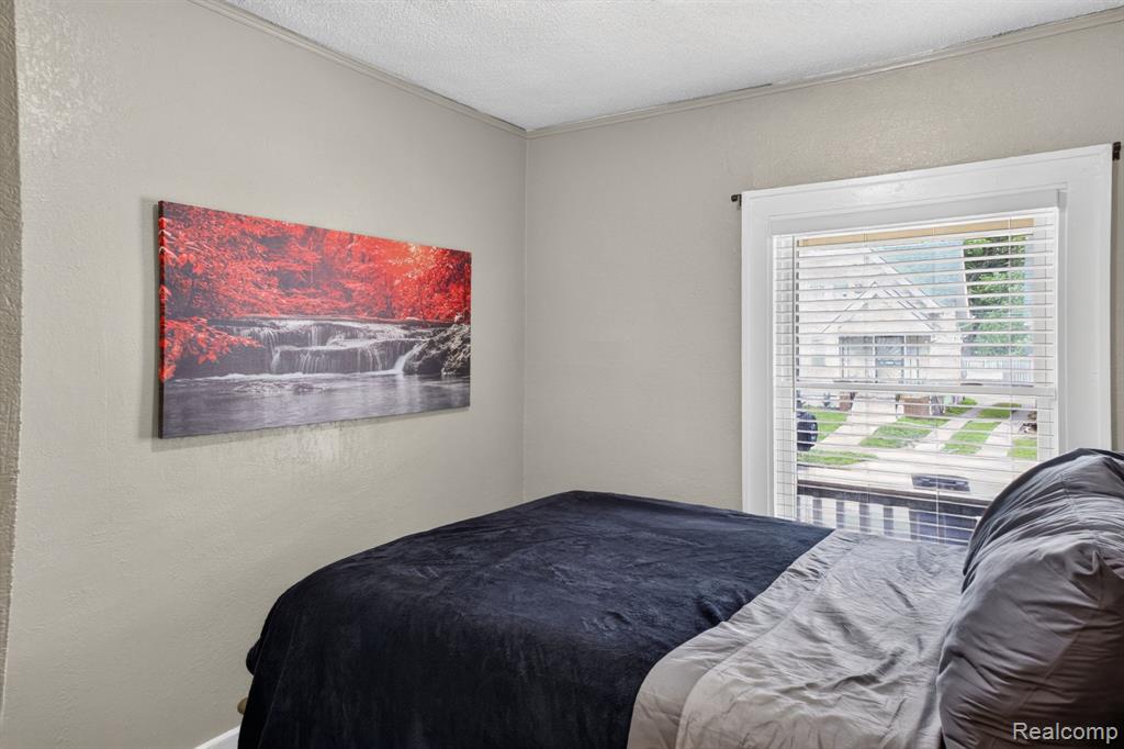 15859 Santa Rosa Drive Property Photo 10