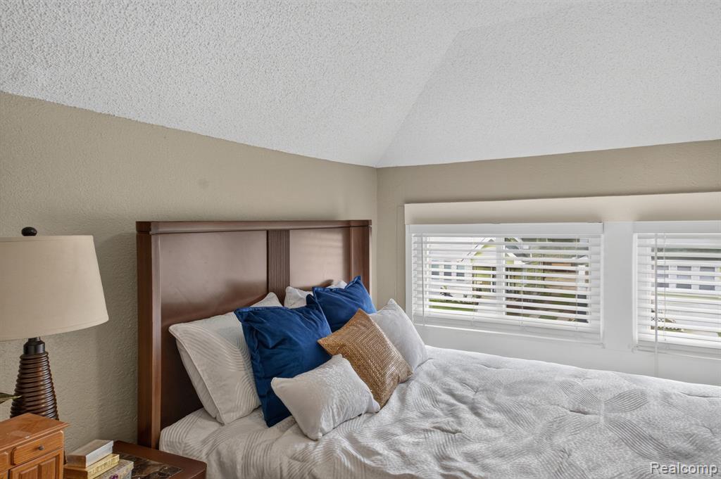 15859 Santa Rosa Drive Property Photo 21