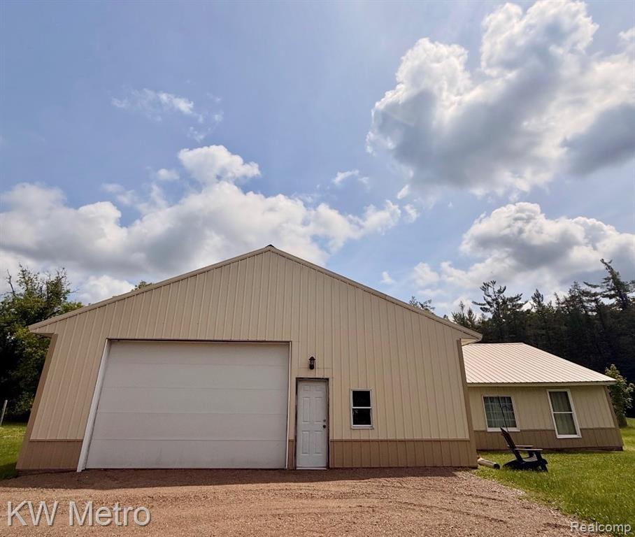 5749 Schultz Road Property Photo 1