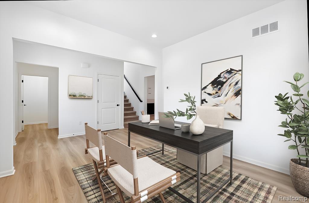 2484 Parkshore Drive Property Photo 4