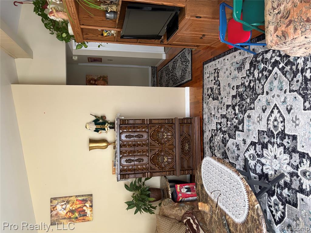 830 S Venoy Road Property Photo 3