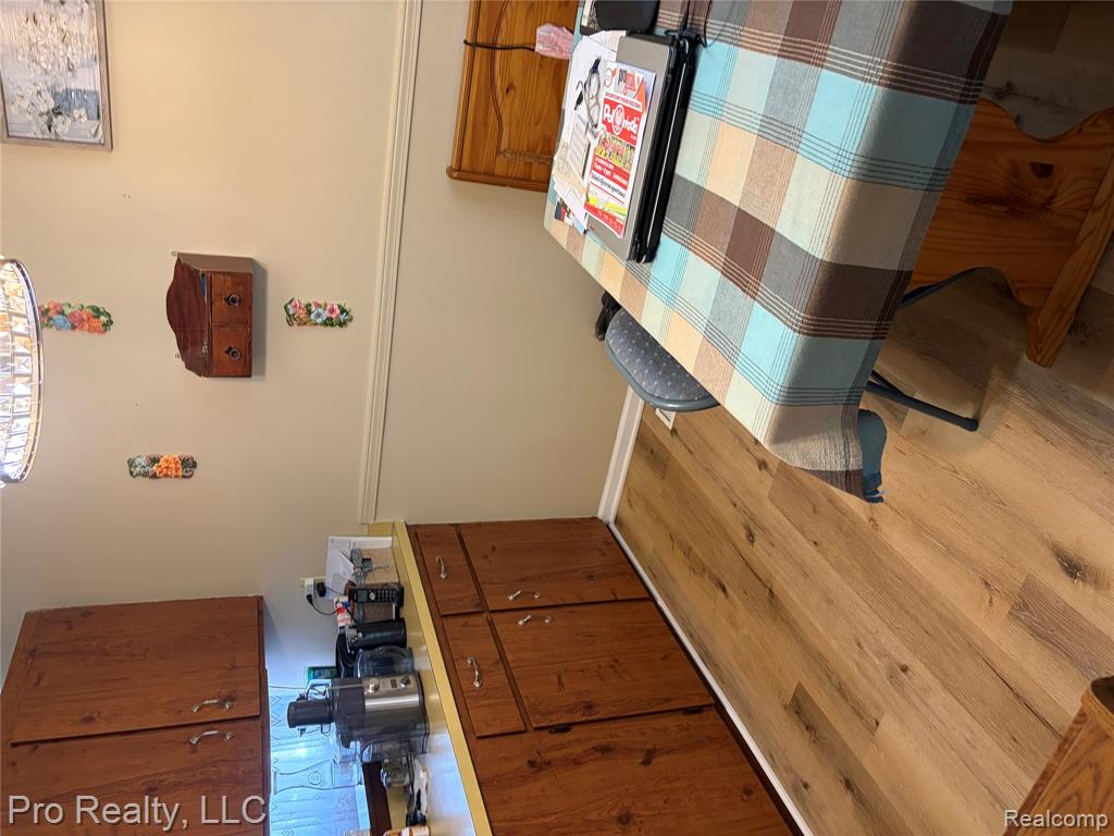 830 S Venoy Road Property Photo 9
