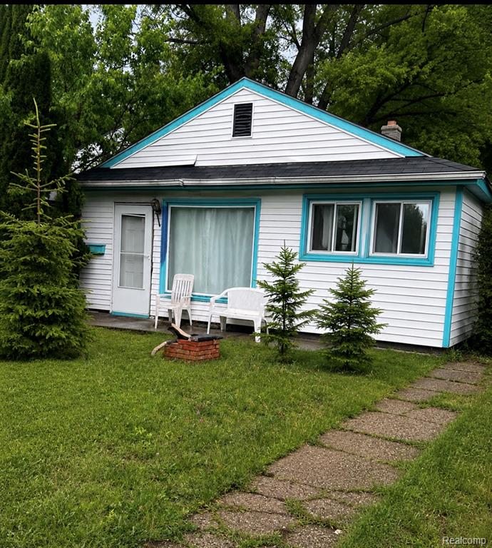 18030 Hull Street Property Photo 1