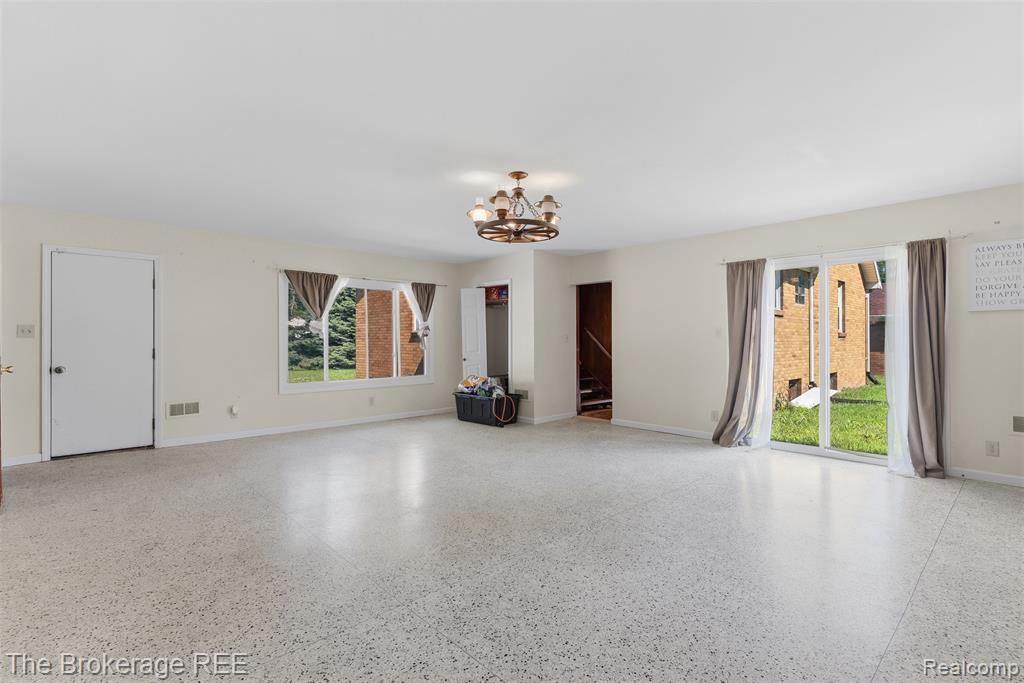 3290 Drexel Avenue Property Photo 28