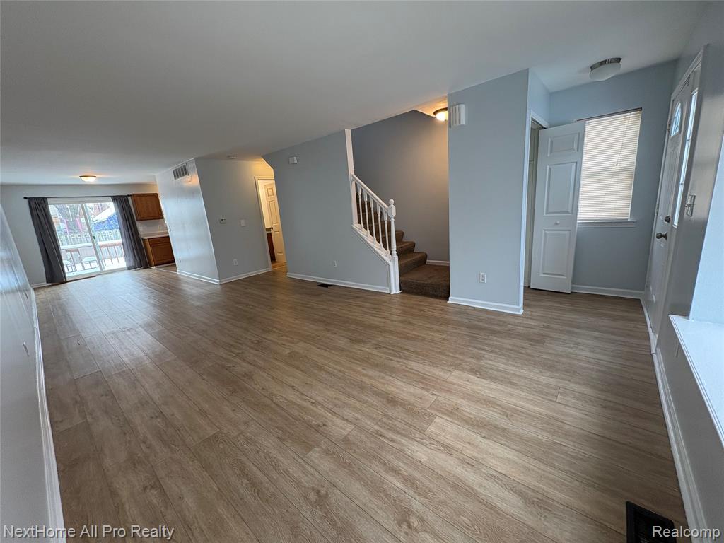 15407 Meyers Road Property Photo 2