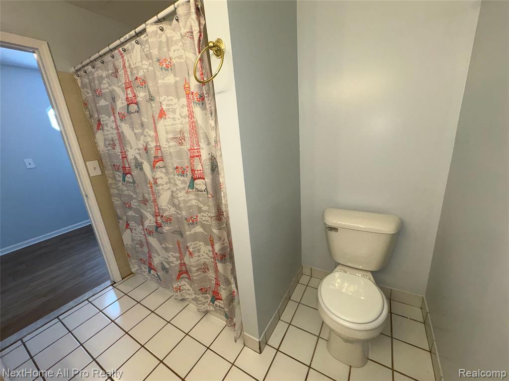 15407 Meyers Road Property Photo 9