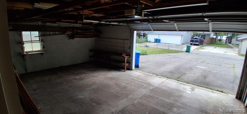 1810 Thorndale Street Property Photo 7