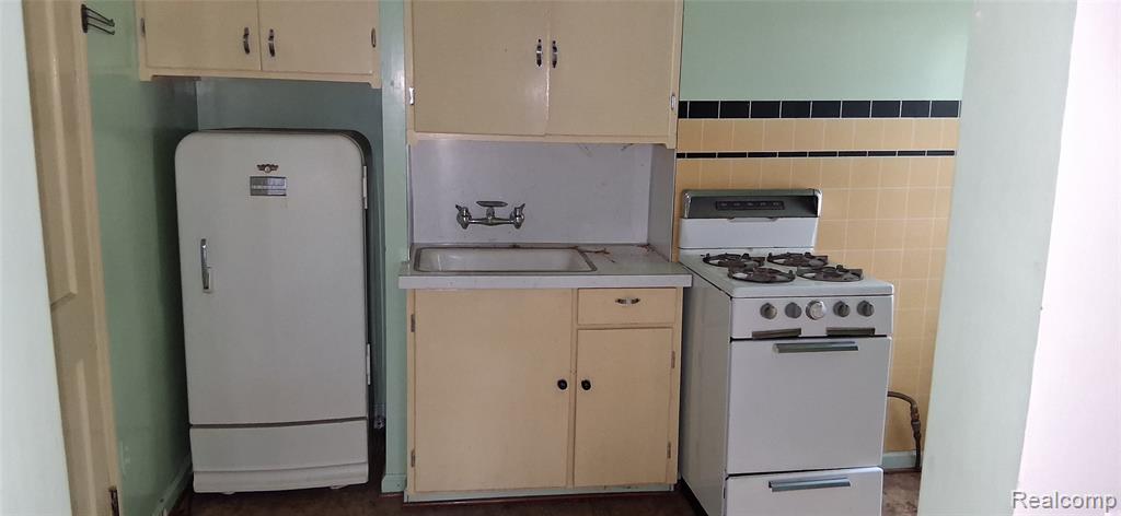 1810 Thorndale Street Property Photo 11
