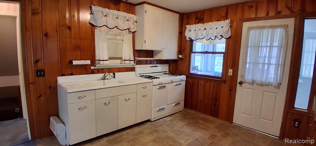 1810 Thorndale Street Property Photo 16