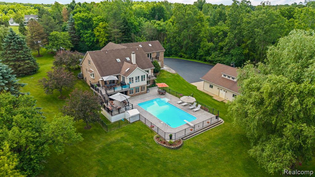 2325 7 Mile Road Property Photo 1
