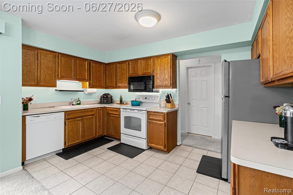 15908 Plymouth Drive Property Photo 18