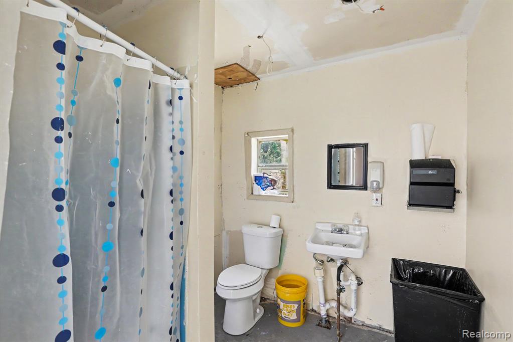 4202 Kingston Road Property Photo 20