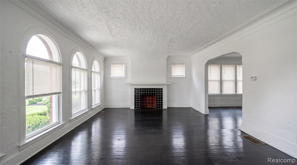 5771 Chatsworth Street Property Photo 5