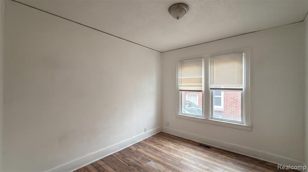 5771 Chatsworth Street Property Photo 10