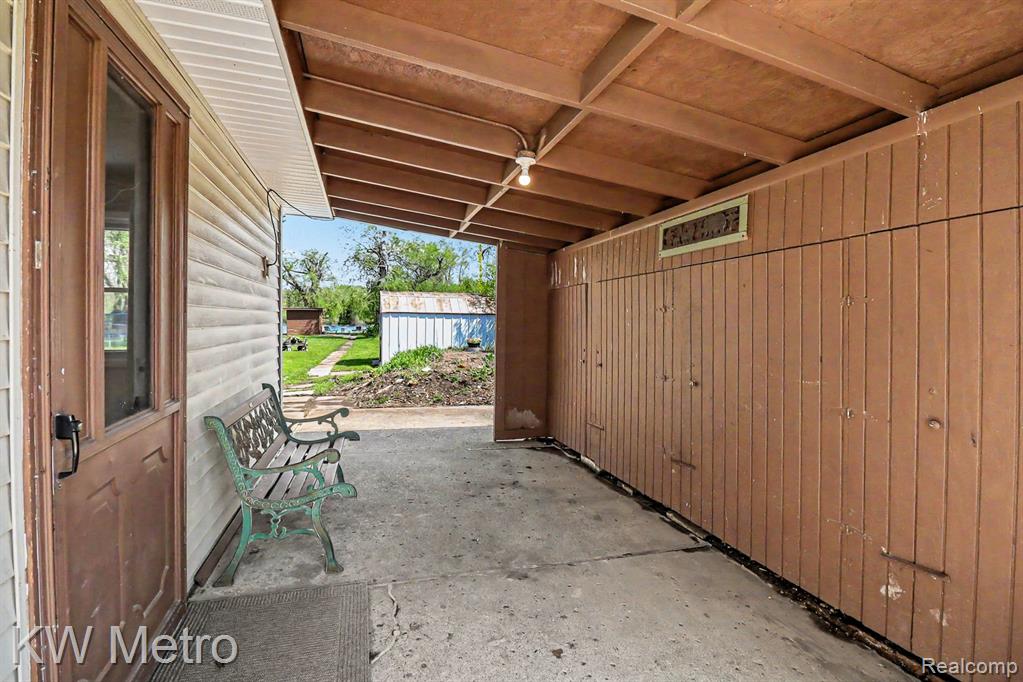 657 Dunleavy Drive Property Photo 4