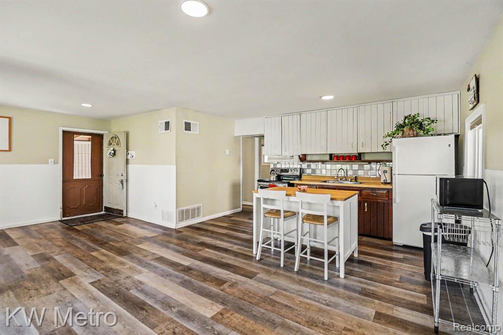 657 Dunleavy Drive Property Photo 9