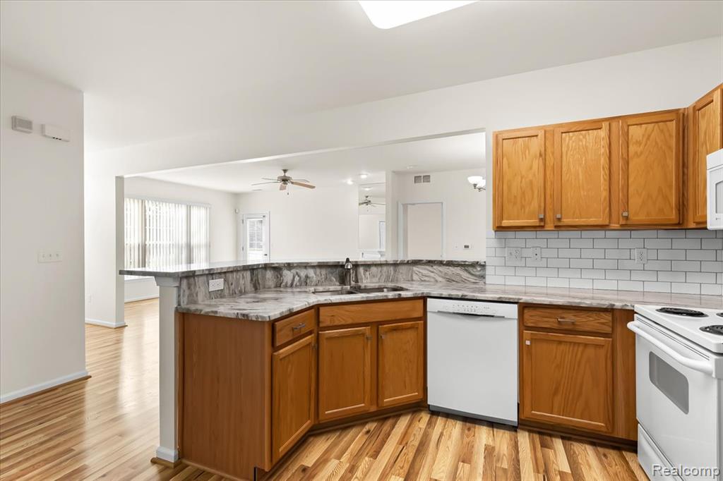 17104 Chesapeake Circle Property Photo 2
