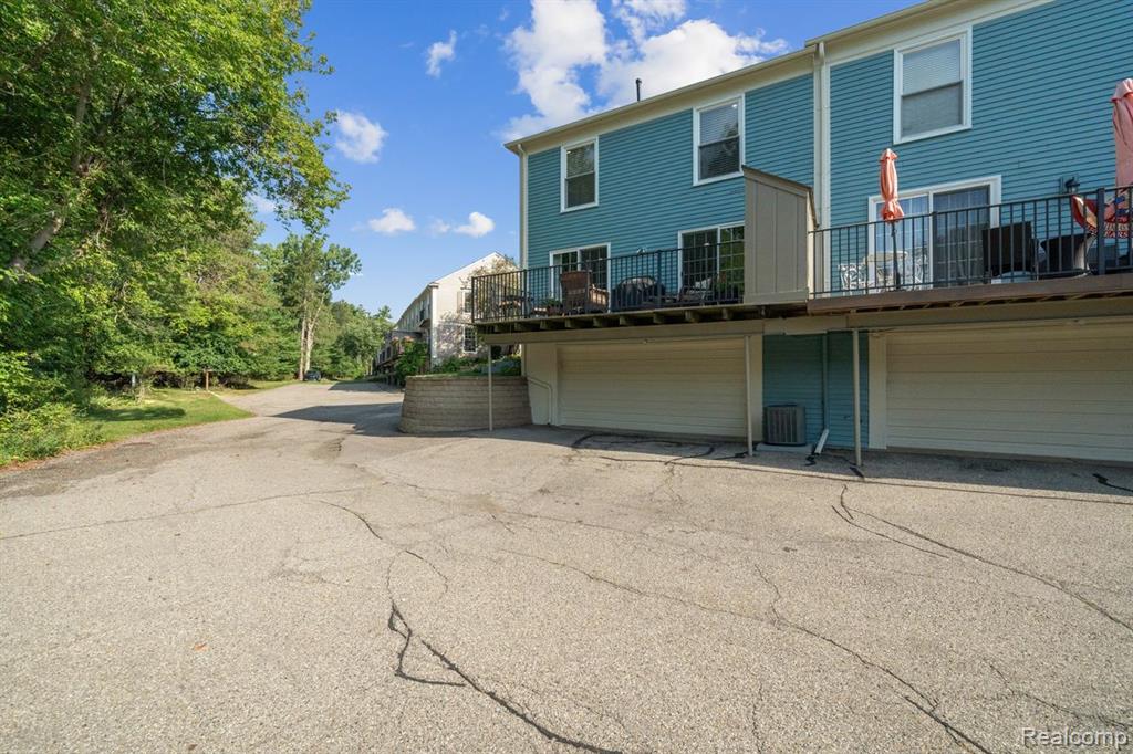 1319 Wagon Wheel Lane Property Photo 5