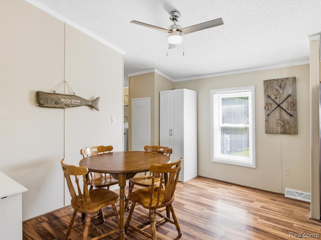 2545 Lakeshore Road Property Photo 24