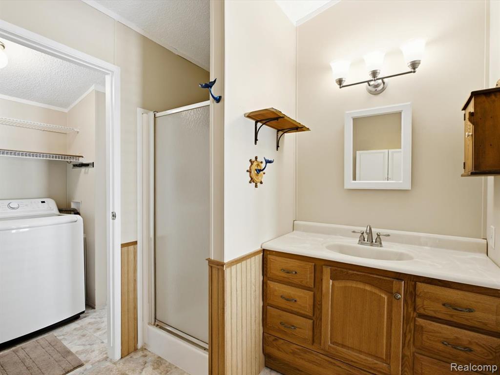2545 Lakeshore Road Property Photo 28