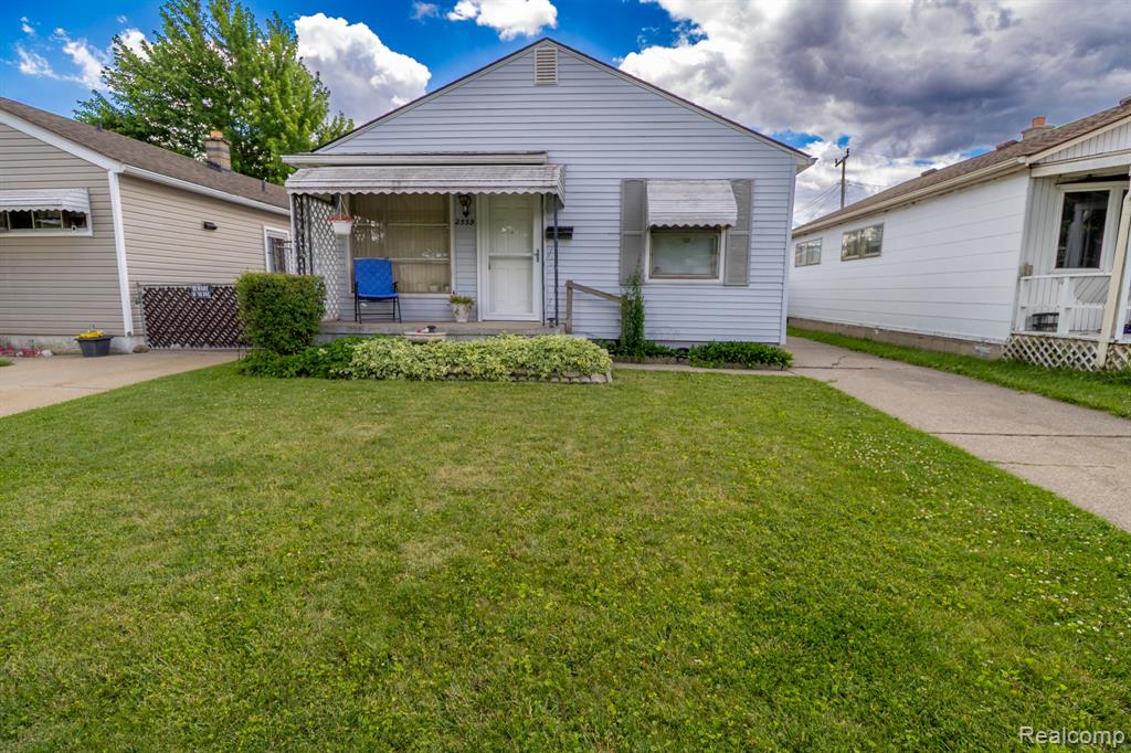 2539 Margaret Street Property Photo 4