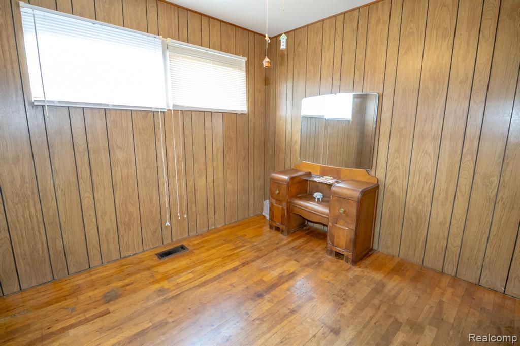 2539 Margaret Street Property Photo 12