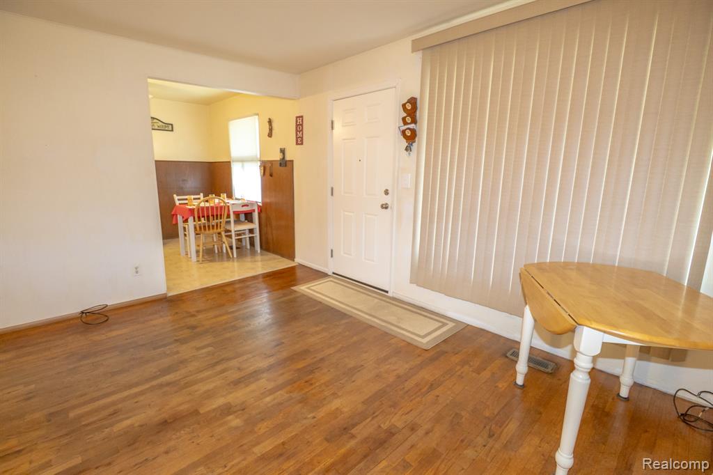 2539 Margaret Street Property Photo 13