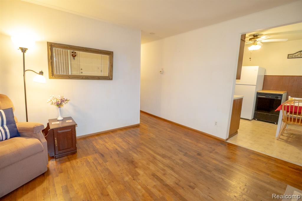 2539 Margaret Street Property Photo 14