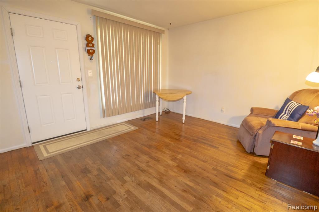 2539 Margaret Street Property Photo 17