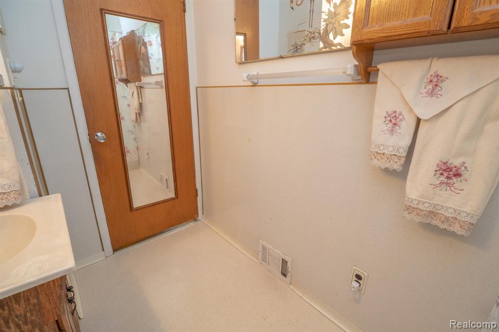 2539 Margaret Street Property Photo 20