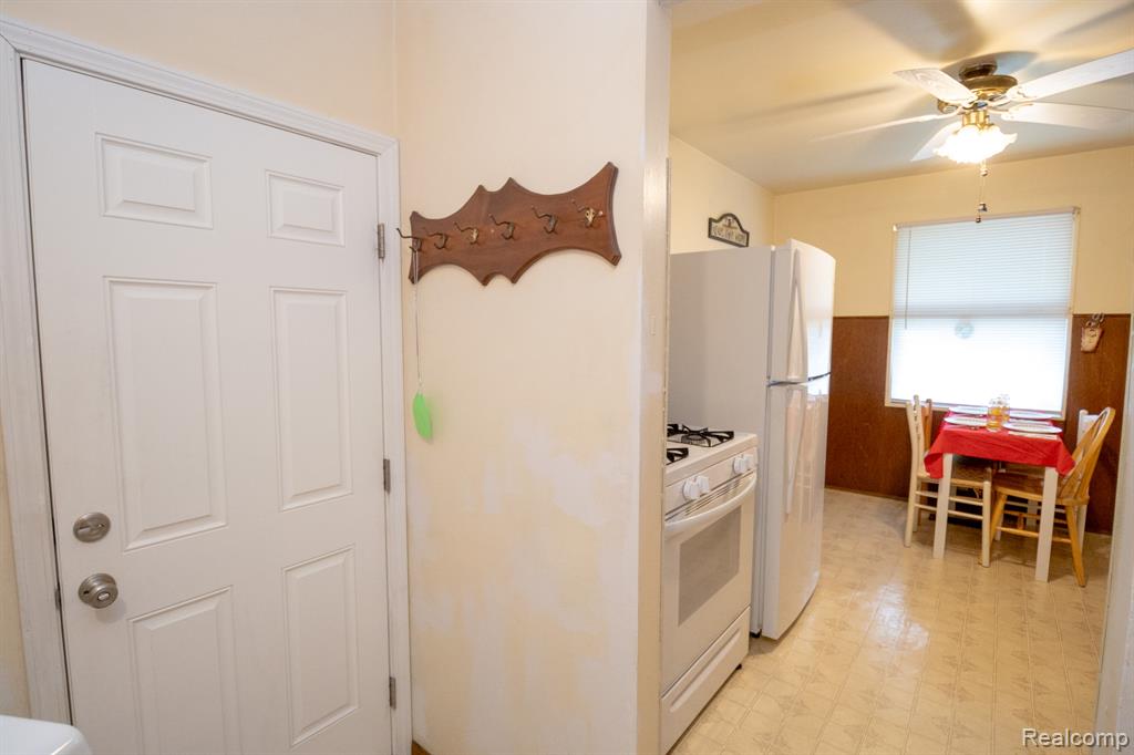 2539 Margaret Street Property Photo 38