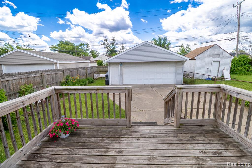 2539 Margaret Street Property Photo 43