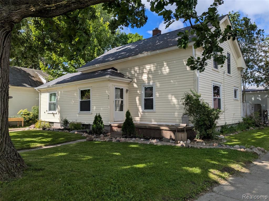 300 Bristol Street Property Photo 1