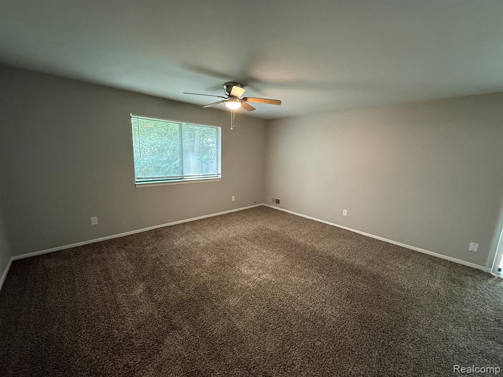 27153 Farmbrook Villa Drive Property Photo 10