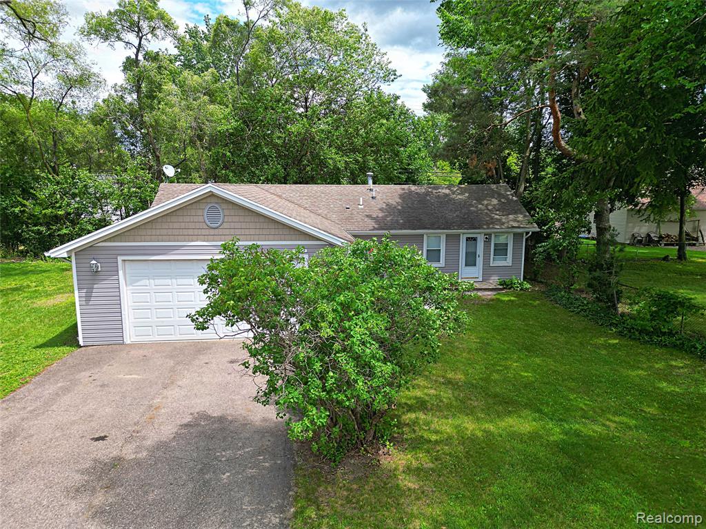 19554 Farmington Road Property Photo 1