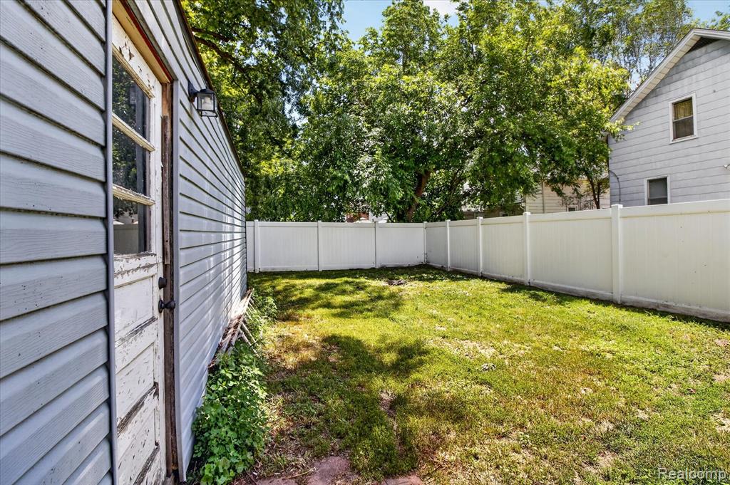 731 Union Street Property Photo 39
