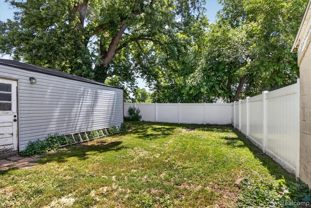 731 Union Street Property Photo 40