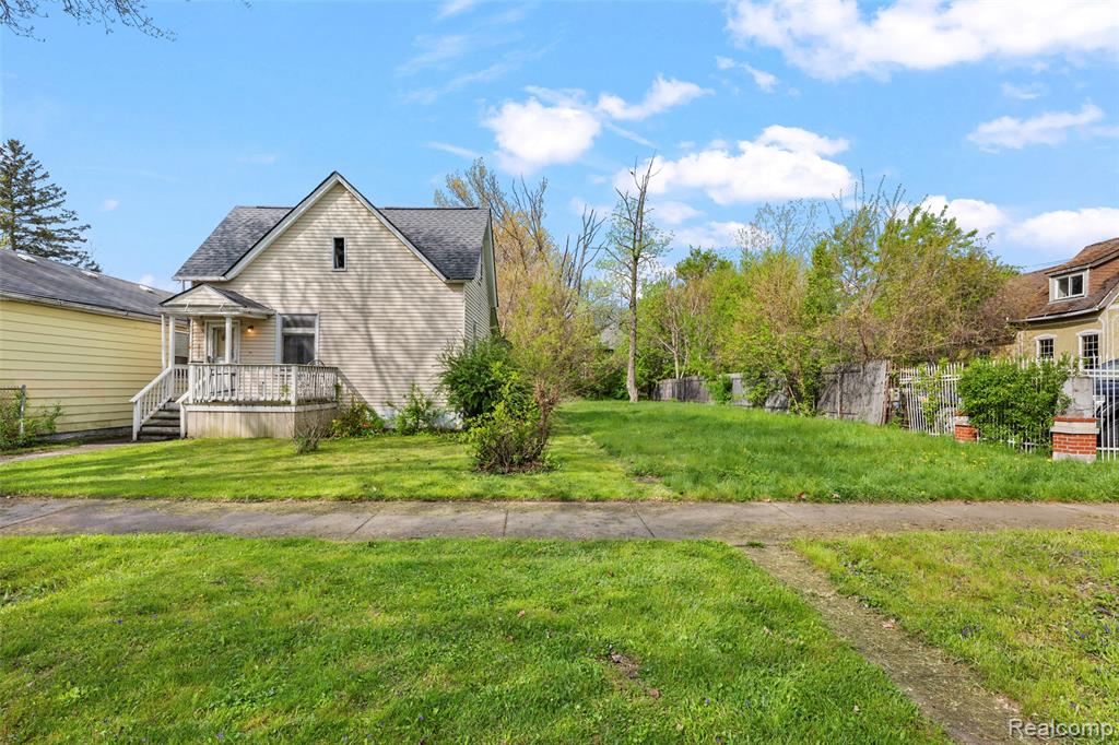 2105 25th Street Property Photo 1