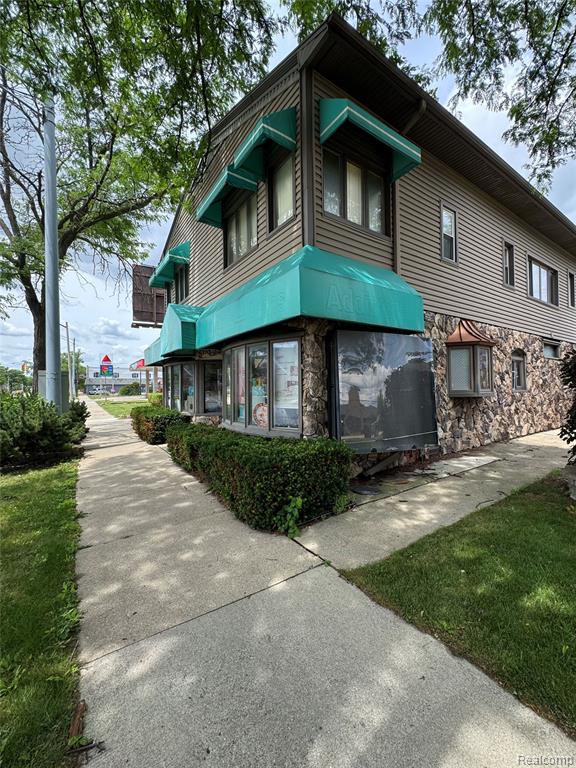 1128 Eureka Road