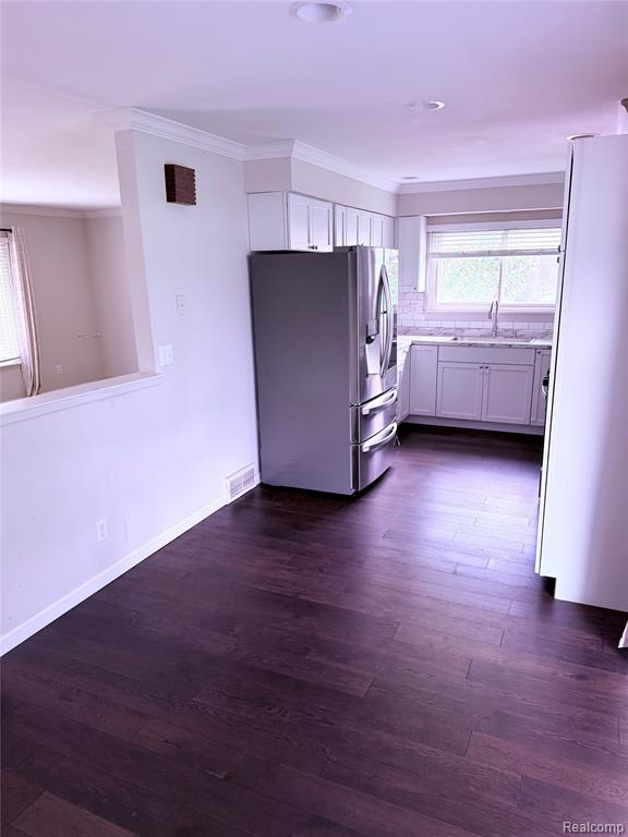 6366 Walker Drive Property Photo 7