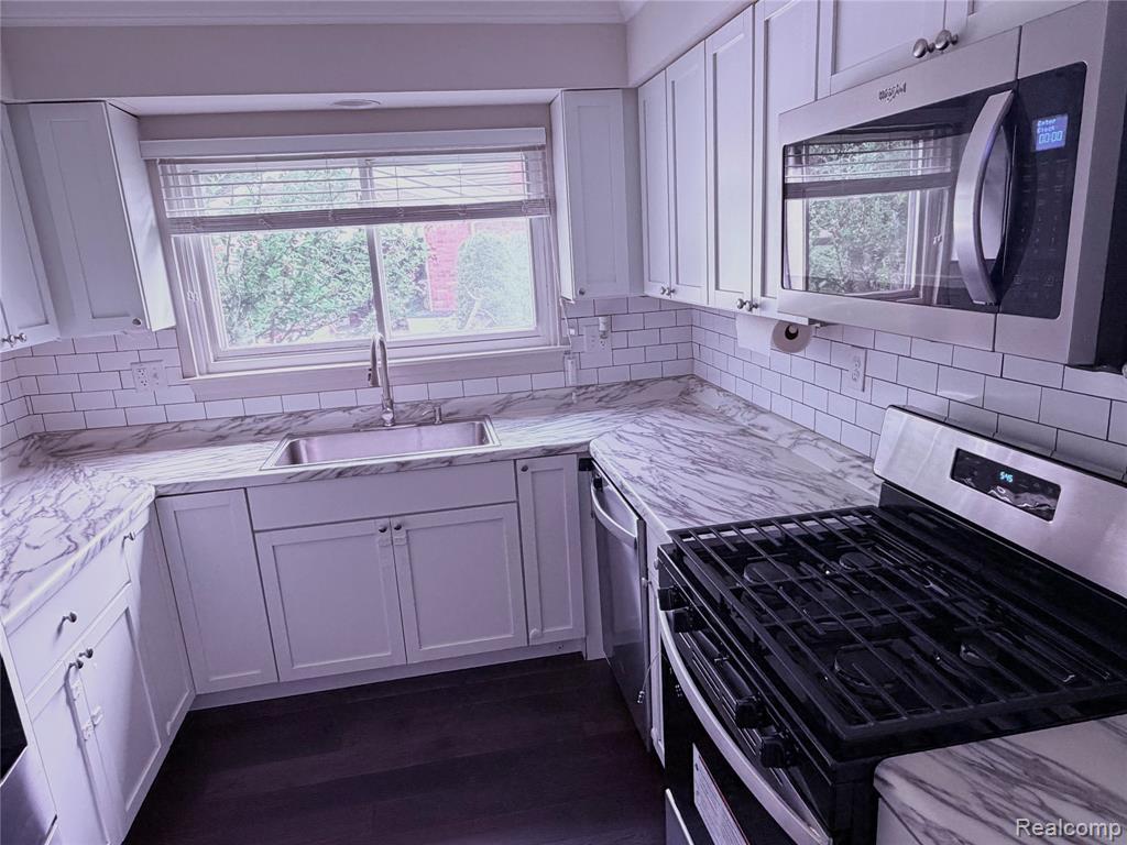 6366 Walker Drive Property Photo 8
