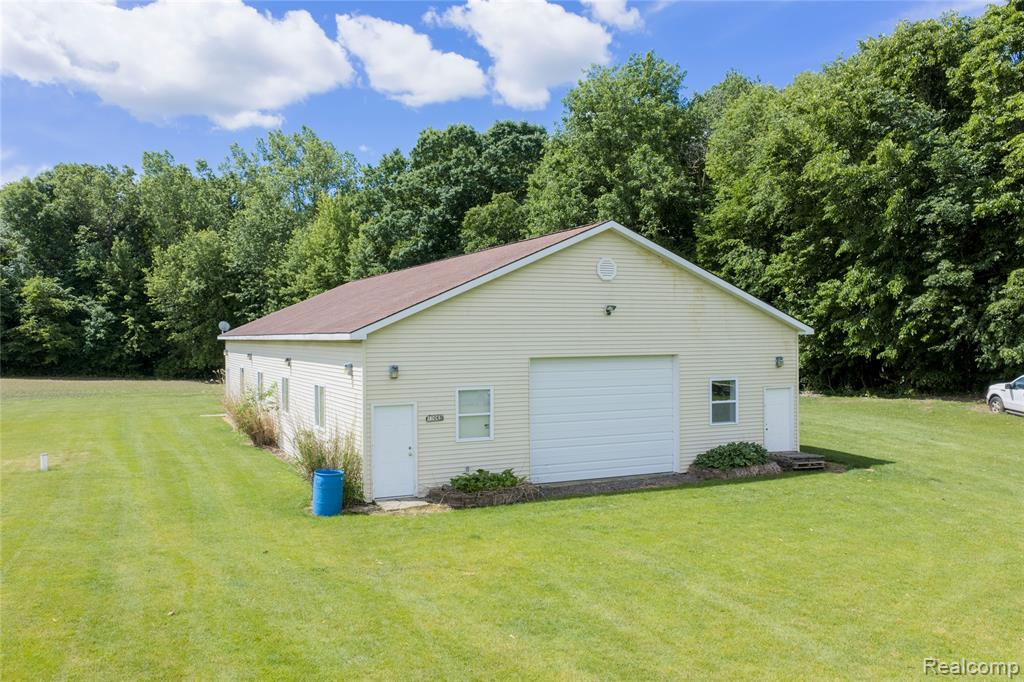 10069 Silver Lake Road Property Photo 6