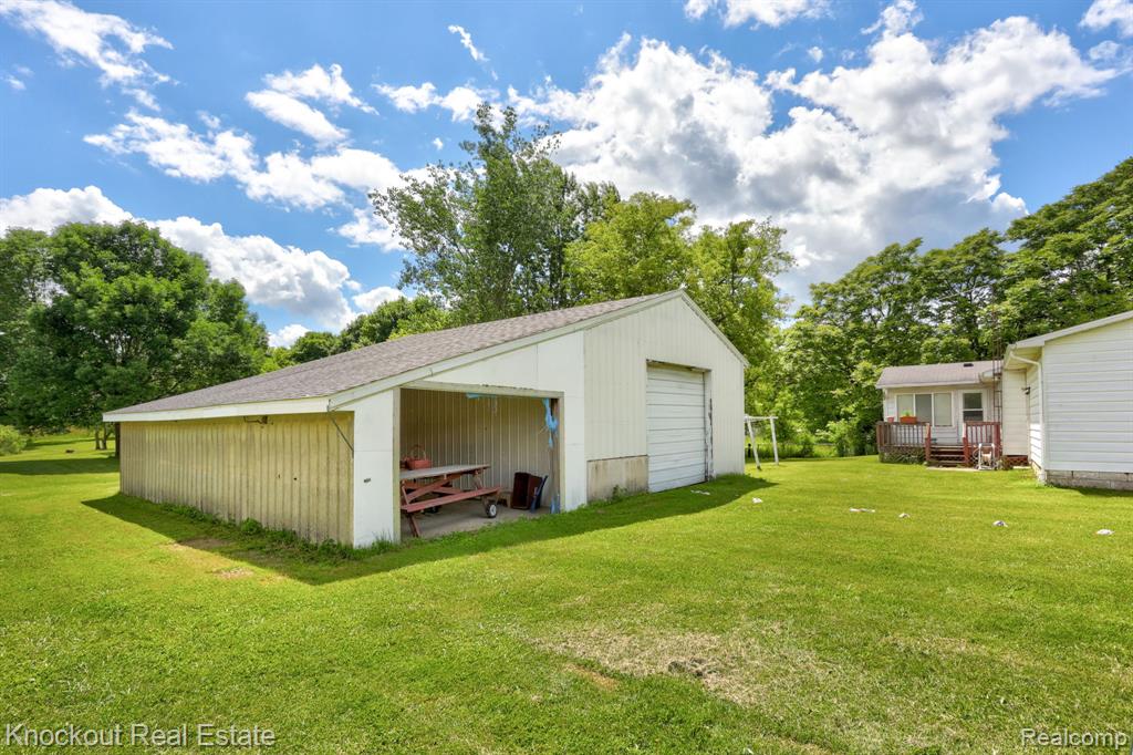 4585 Birch Run Road Property Photo 2