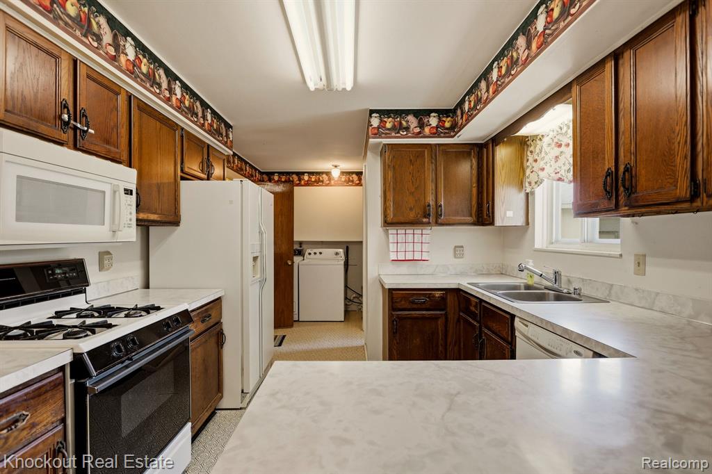 4585 Birch Run Road Property Photo 16