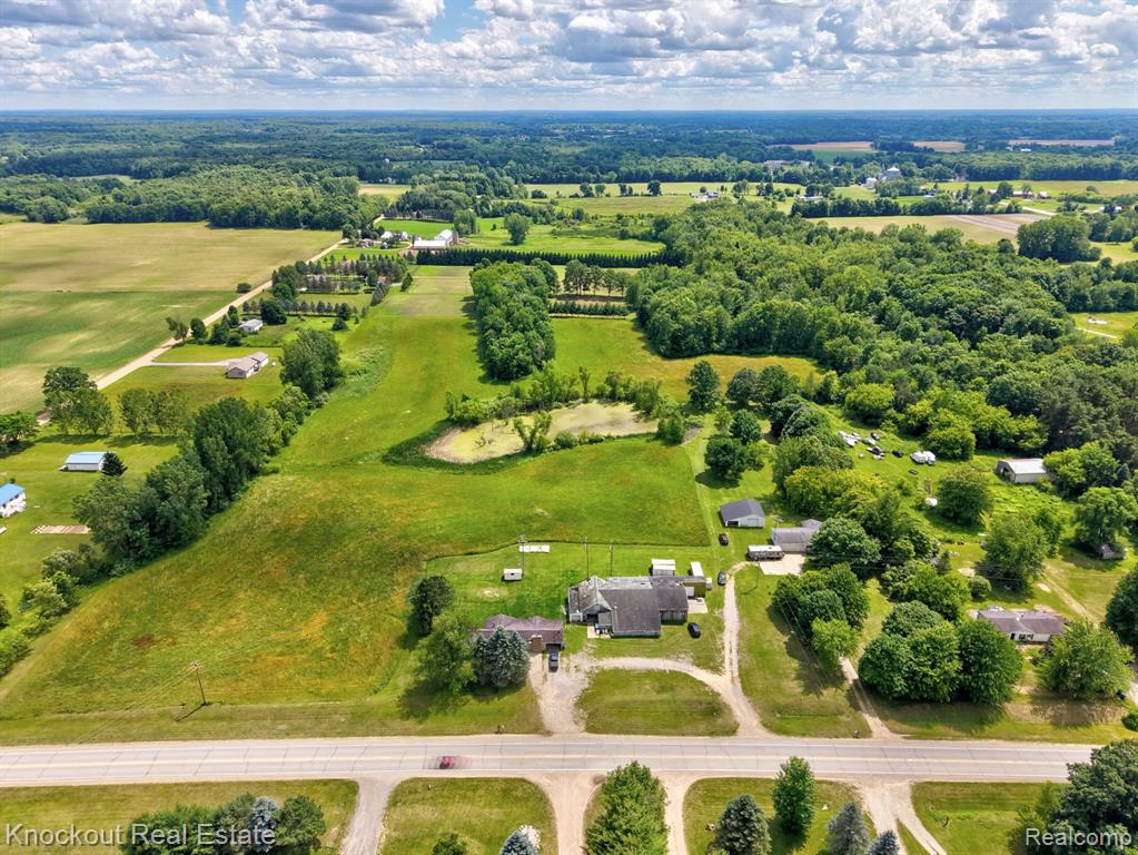 4500 Birch Run Road Property Photo 5