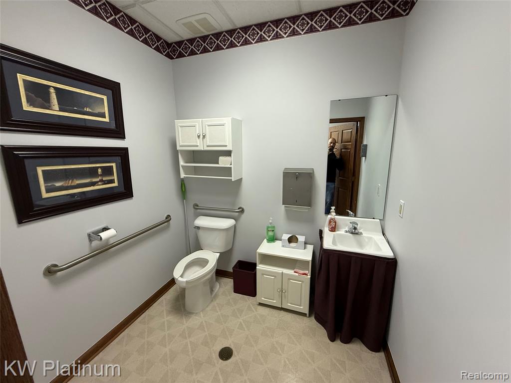 975 Fred W Moore Highway Property Photo 11